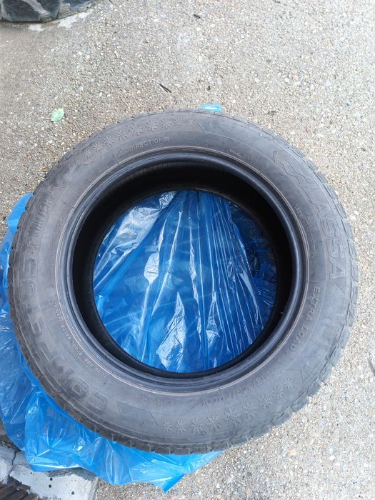 Продавам зимни гуми LASSA 215/60R17