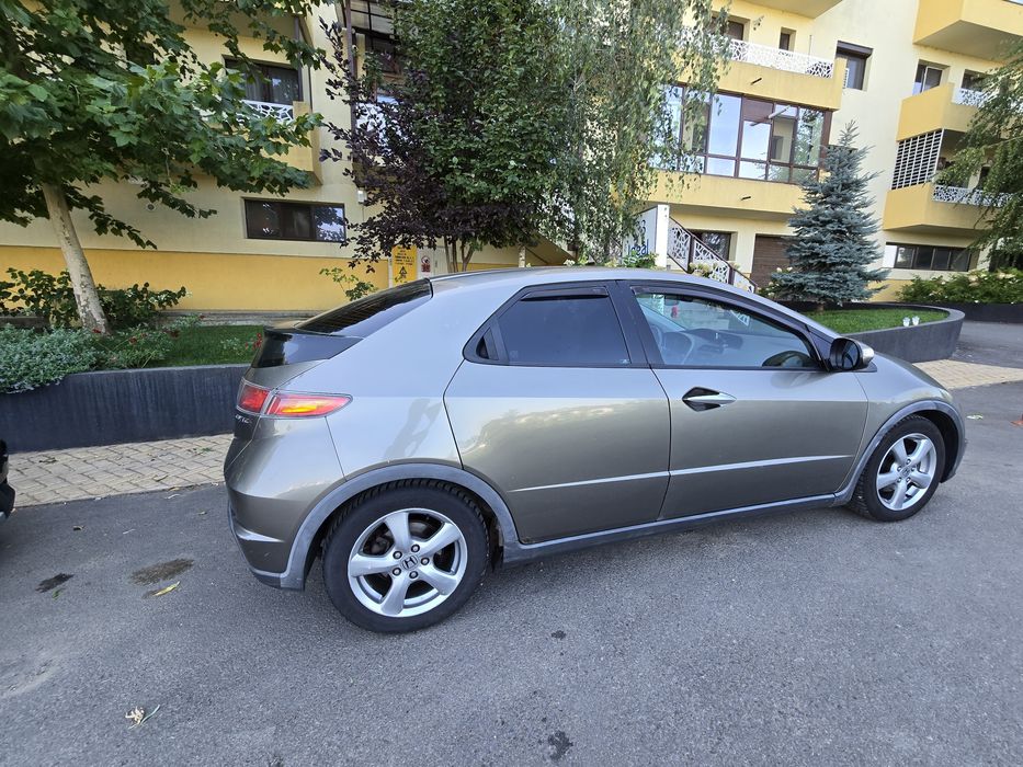 Honda Civic 1.8 i-VTEC Automată