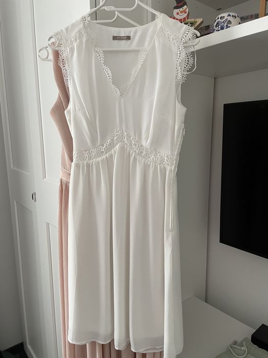 Rochie tiffani roz rochie orsay alba