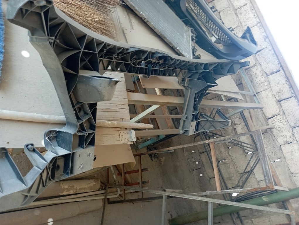 Продам запчасти от мерса 906