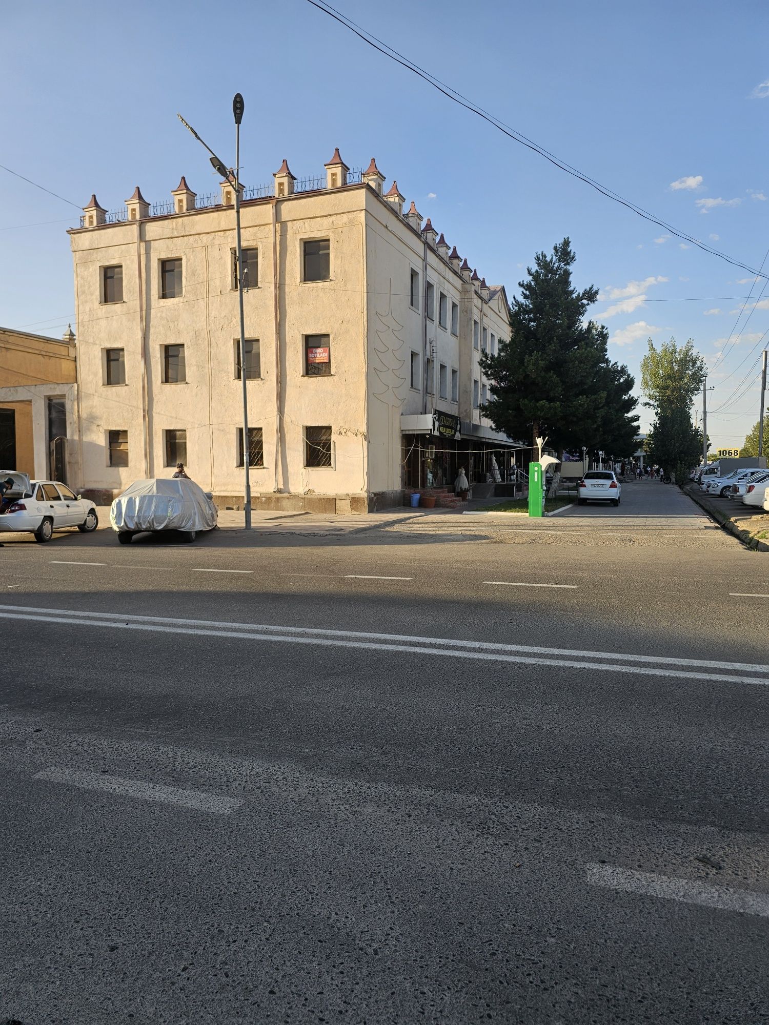 Juma Shaxrida bino sotiladi qurilish osti 610 kv foydali maydoni 1760
