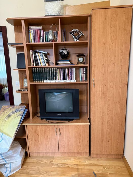 Dulap tip biblioteca