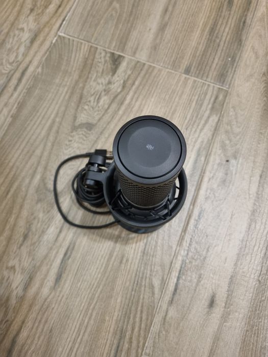 HyperX DuoCast микрофон