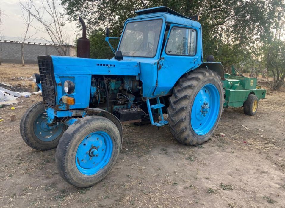 Трактор Мтз 80, пресс подборщик John Deere 456