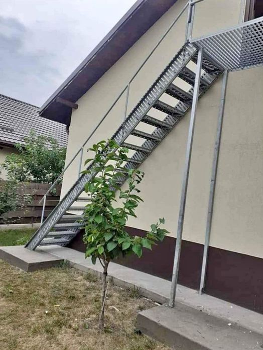 Scări metalice galvanizate