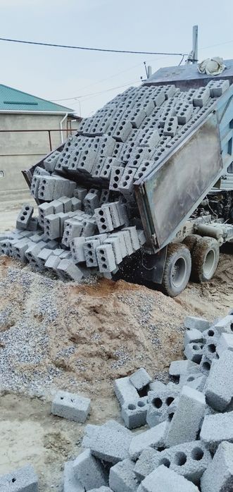 Шлакоблок строительные . Вибропрессования гладкой
