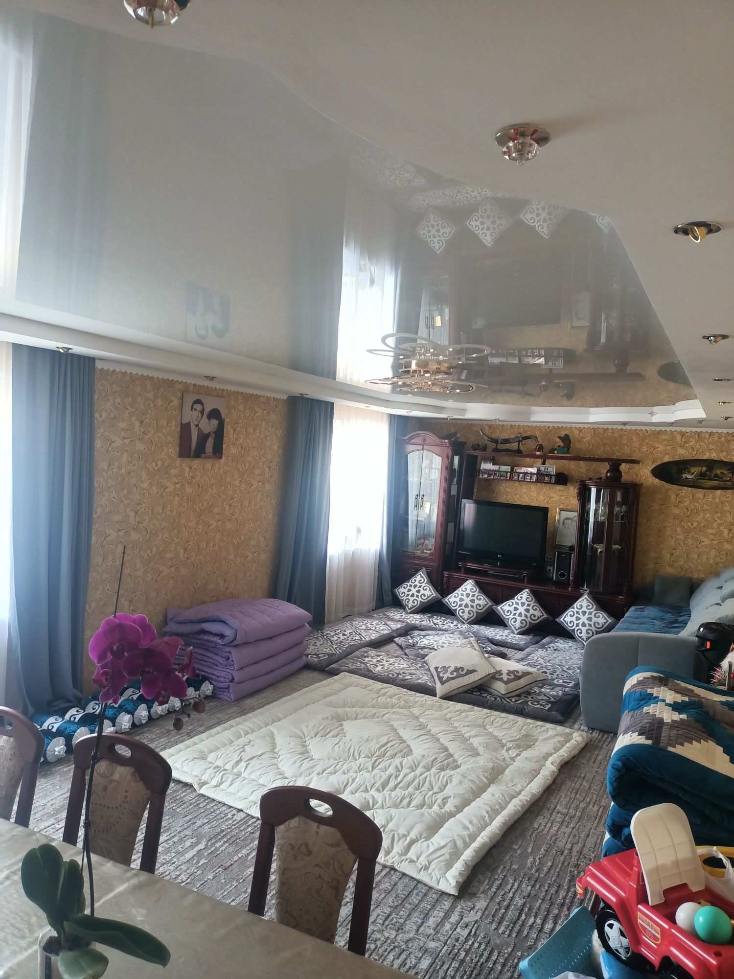 Продам 5 Ти комн дом в городе