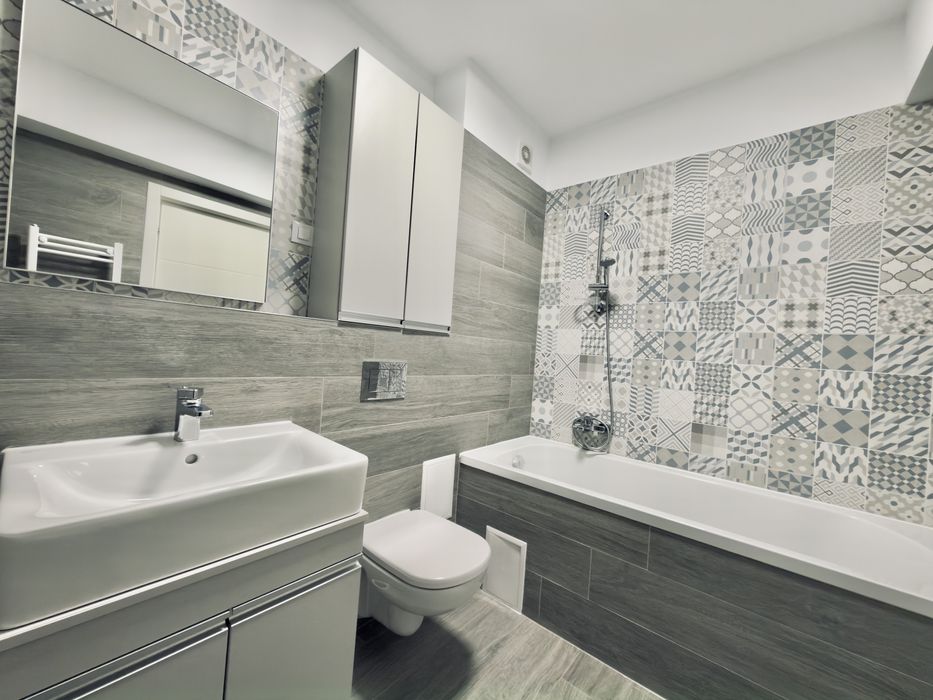 Apartament de inchiriat cu 3 camere in zona Tractorul,parcare si boxa