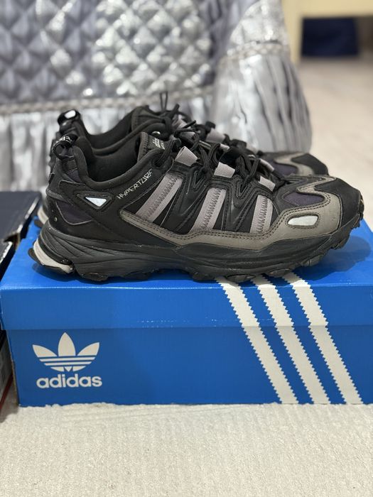 Кроссовки оригинал изношенные Adidas/Reebok