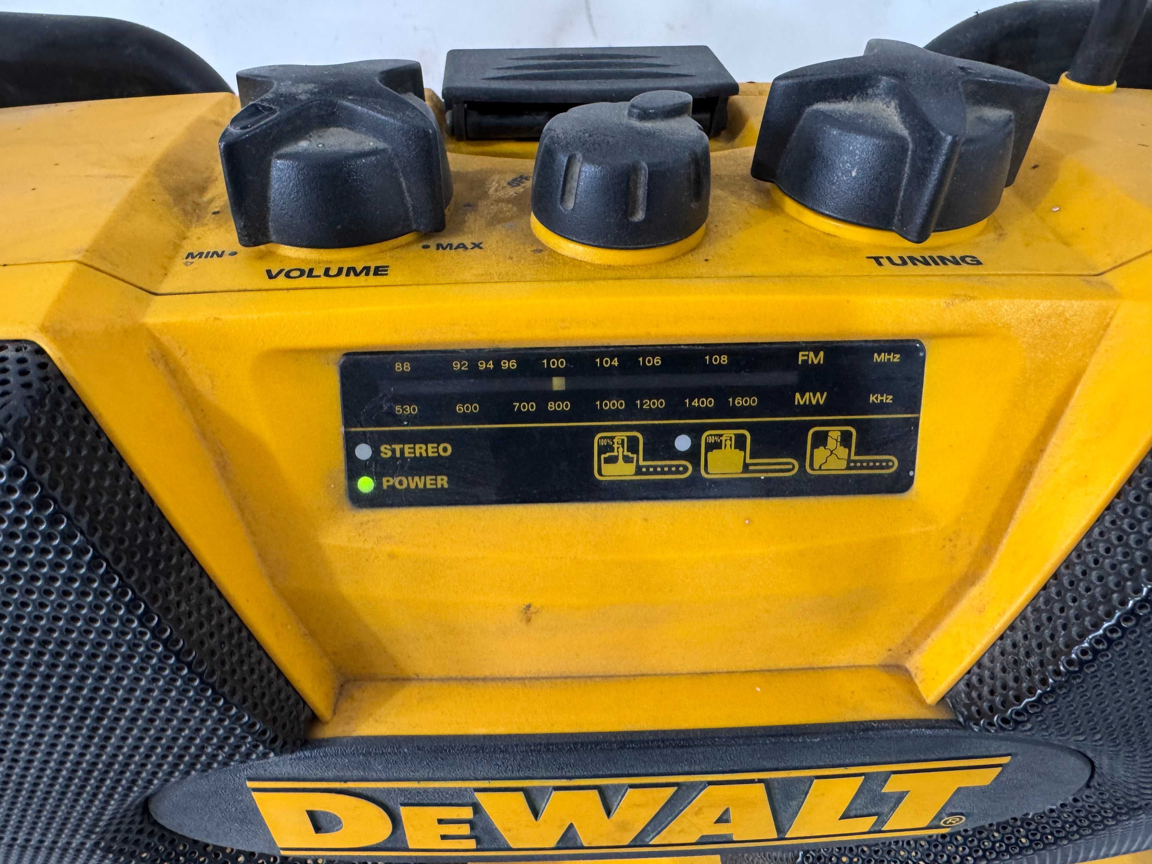 Радио - Dewalt DW911