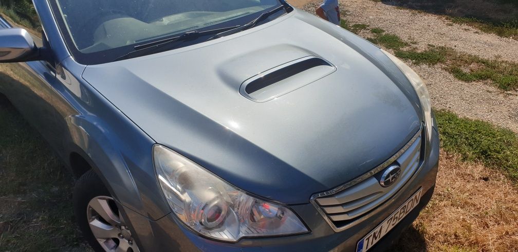 Far Xenon Subaru Outback 2011