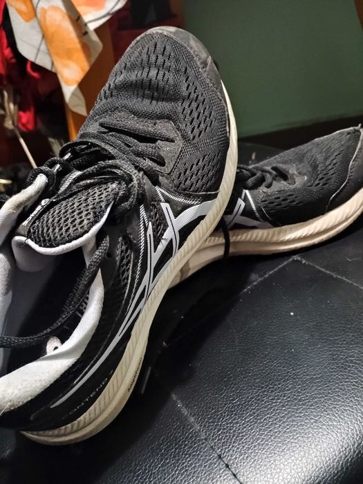 Маратонки asics 38 номер