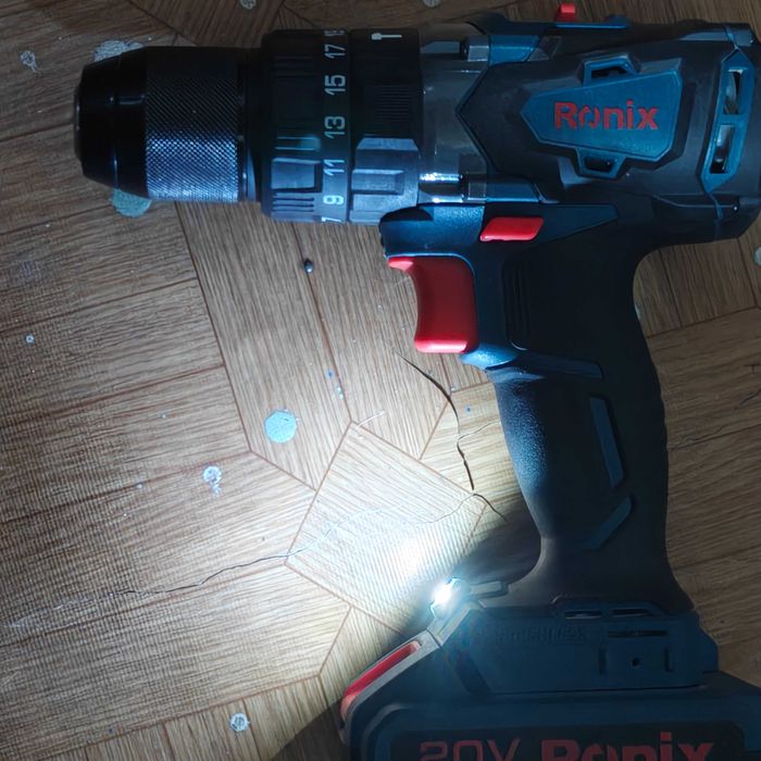 Ronix 8905K ударная дрель шуруповёрт аккумуляторный в кейсе