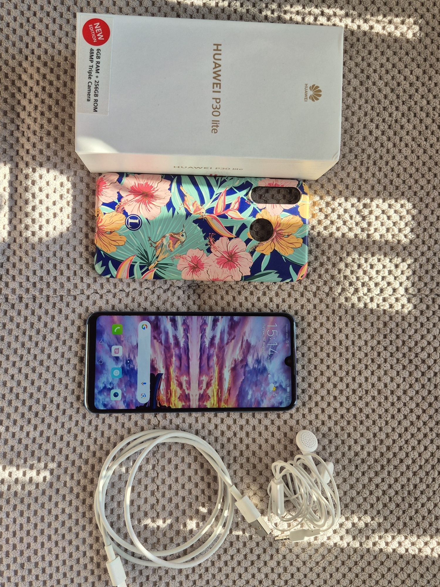 Телефон Huawei P30 Lite