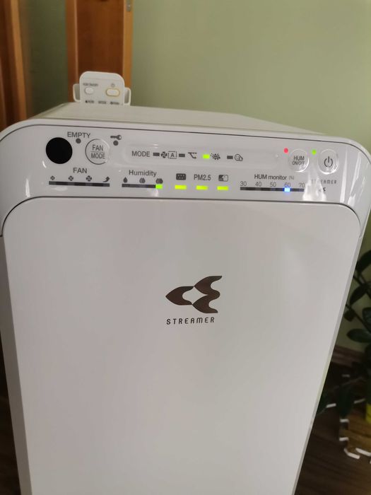 Пречиствател за въздух с овлажнител DAIKIN MCK55W URURU (като нов)