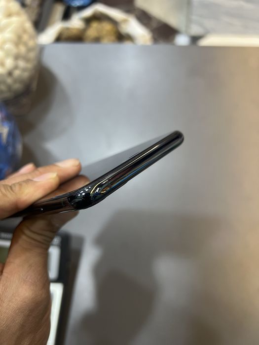 iPhone 11 Pro Max 256GB LL/A телефон в хорошем состоянии.