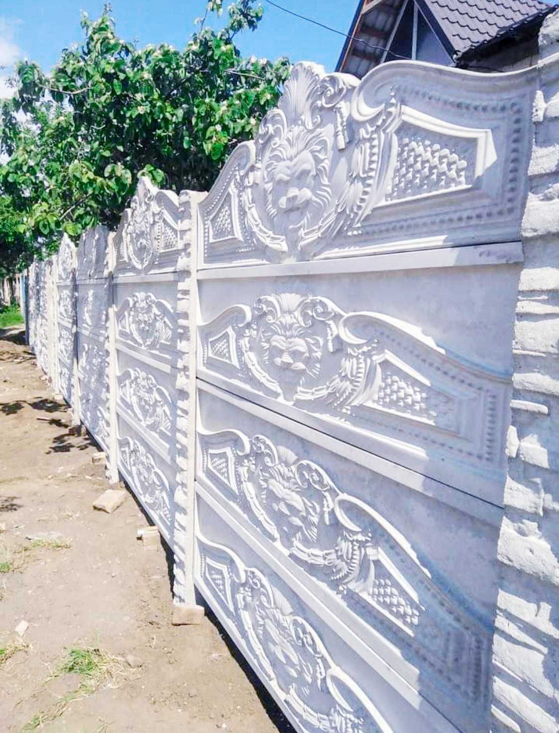 Stalpi si placi pentru gard pari din  beton si spalieri pentru culturi