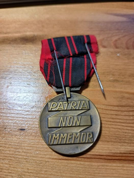 Medalia Rezistenței franceze "Patria non Immemor" 2 World War.