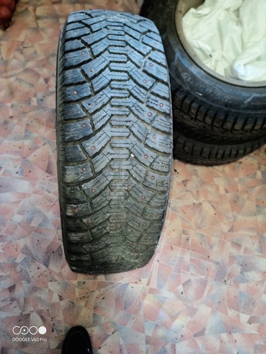 Продам резину 215_65_16 2 балона в хорошем состоянии