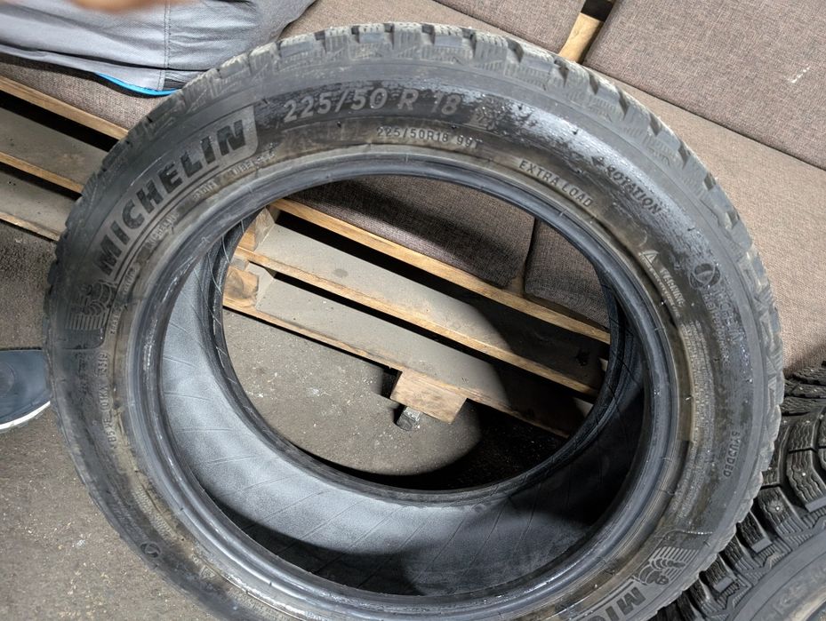 Michelin шипы, комплект, в идеальном состоянии
