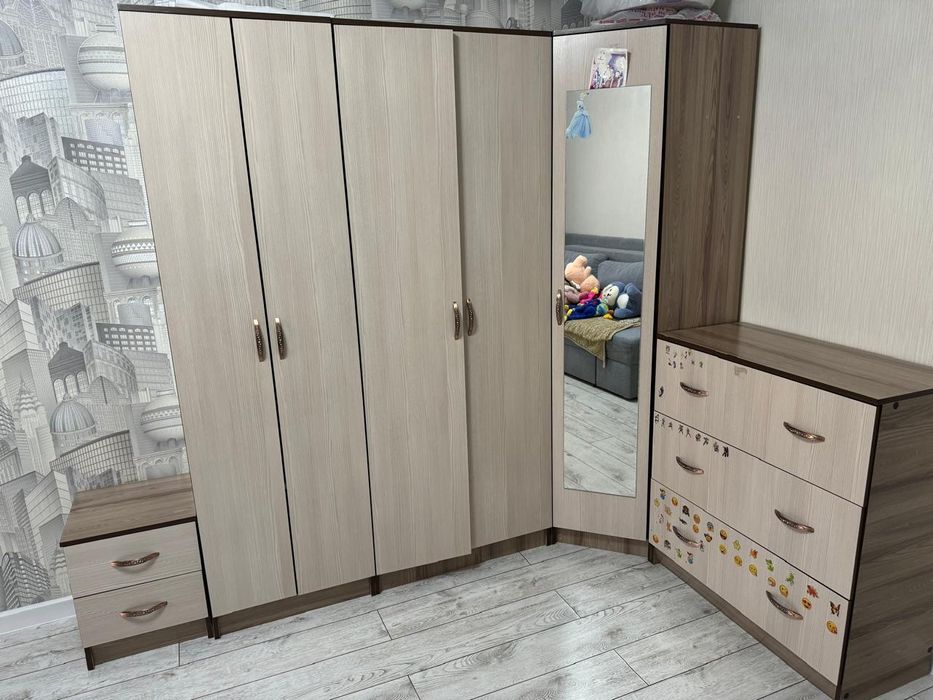 Продам шкафы гардеробные в хорошем состочнии