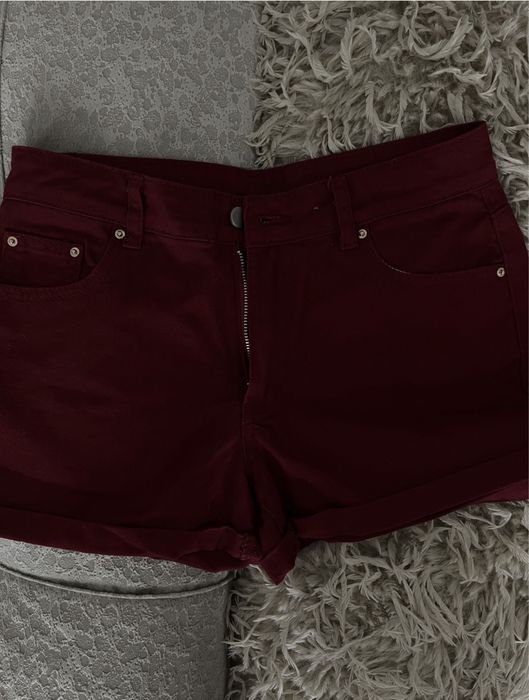 Нови дрехи с етикет