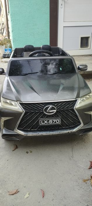 Продам детскую машину.