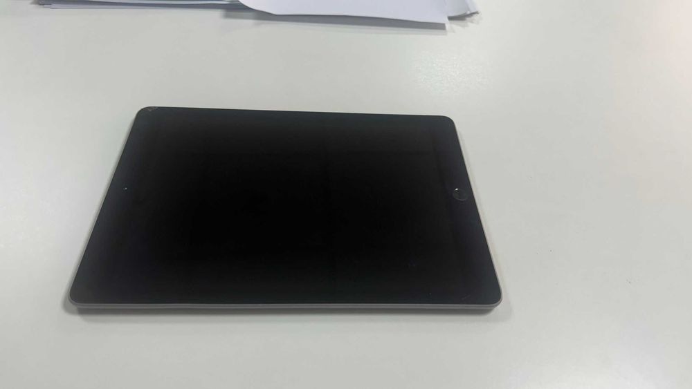 iPad gen. 6, 9,7 ", 32 GB, pentru piese