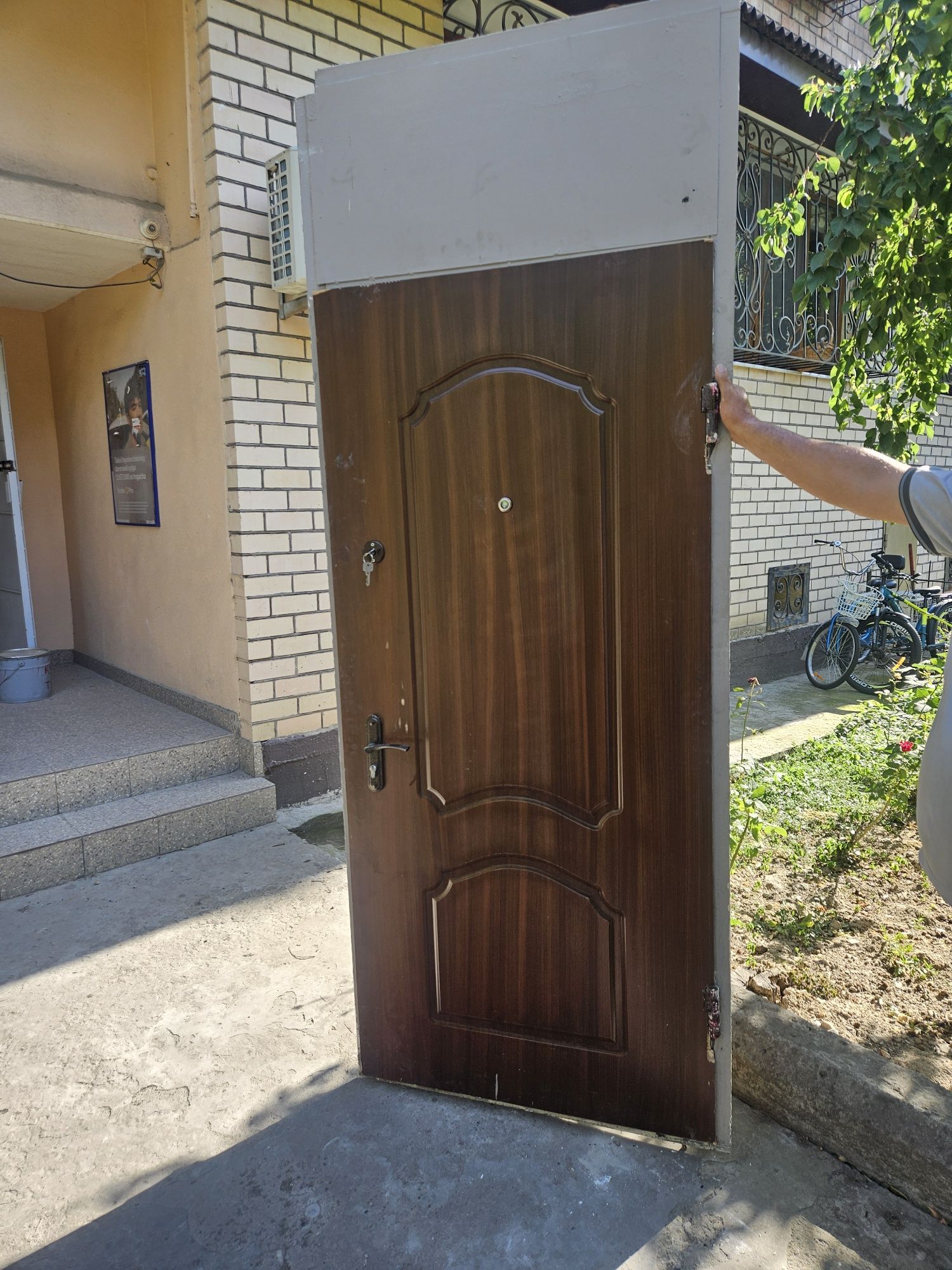 Эшик сотилади темирли