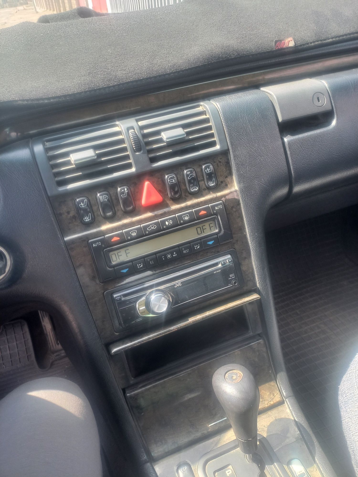 Продаётся мерседес 210 авангард