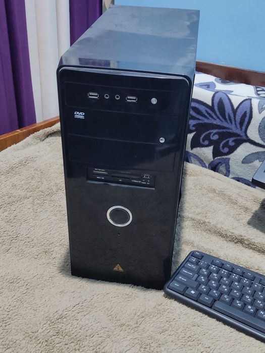 Компьютер монитор клавиатура мышка