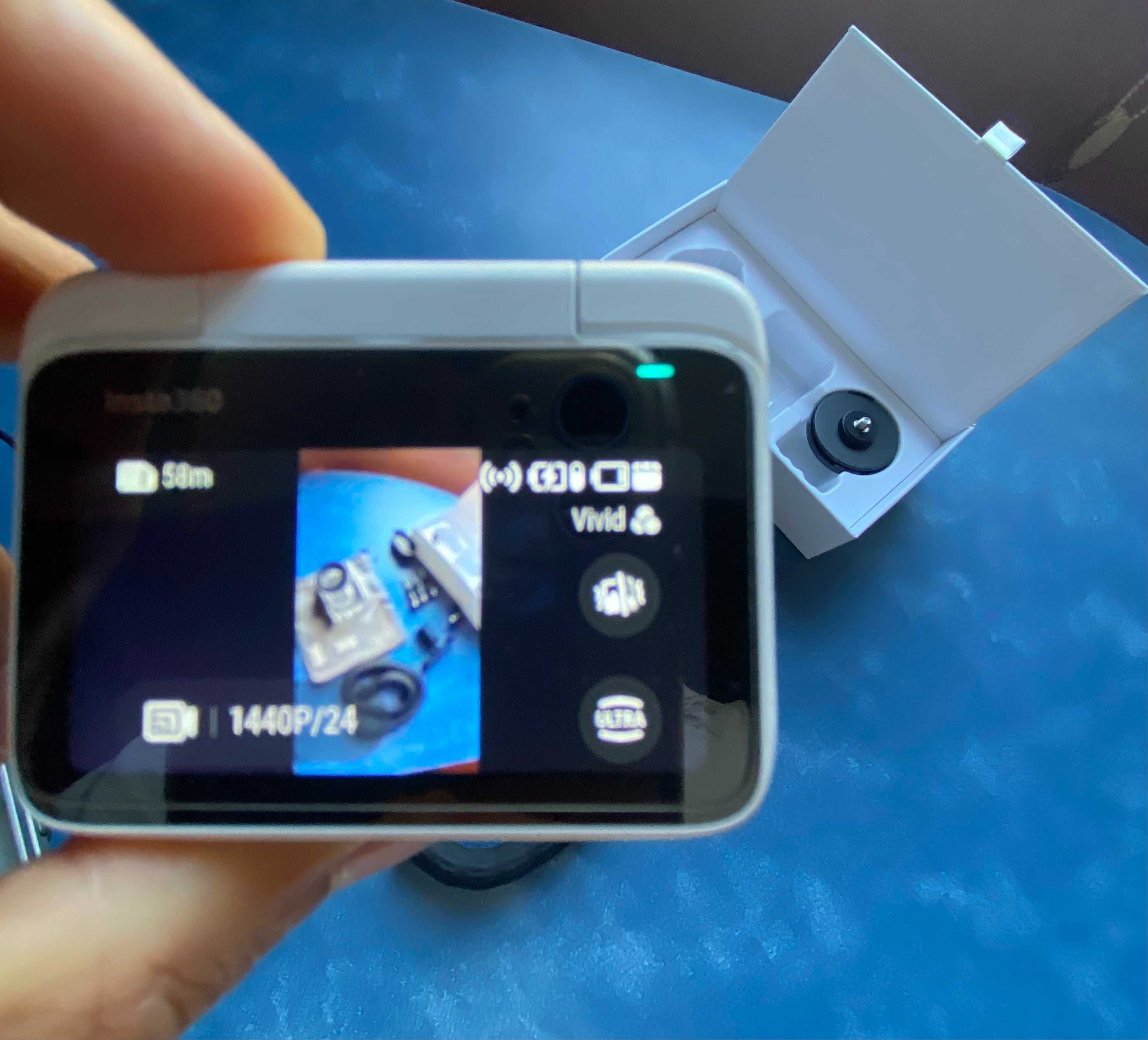 Камера Insta360 GO3 64GB с Dive Case и Monkey Tail Mount (като нова)