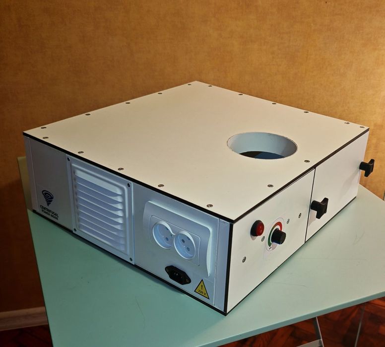 Aspirator manichiura / unghii incorporabil