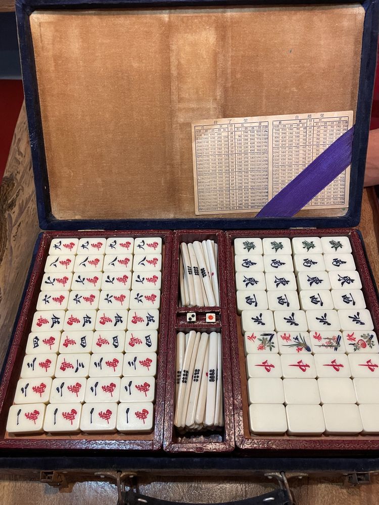 Продается старинная китайская настольная игра Мажонг