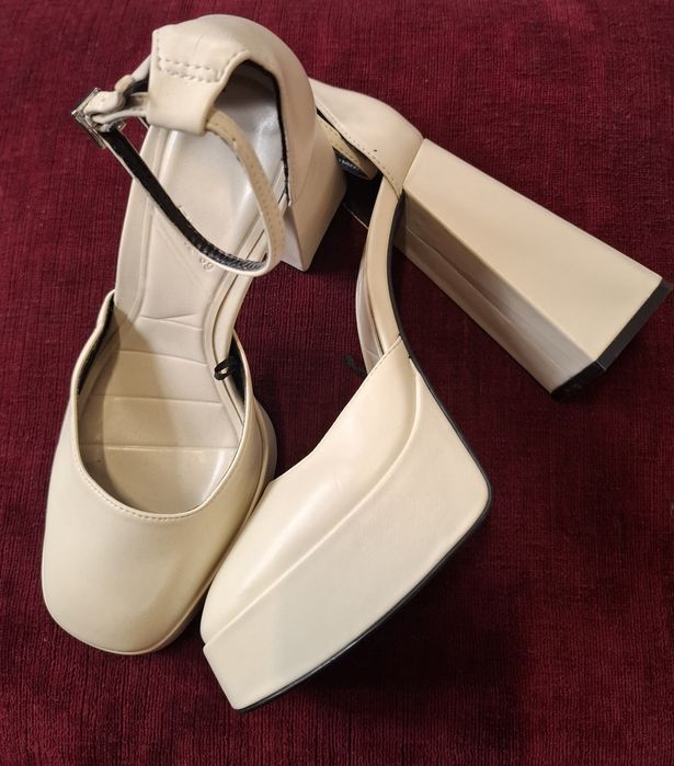 Pantofi eleganti
