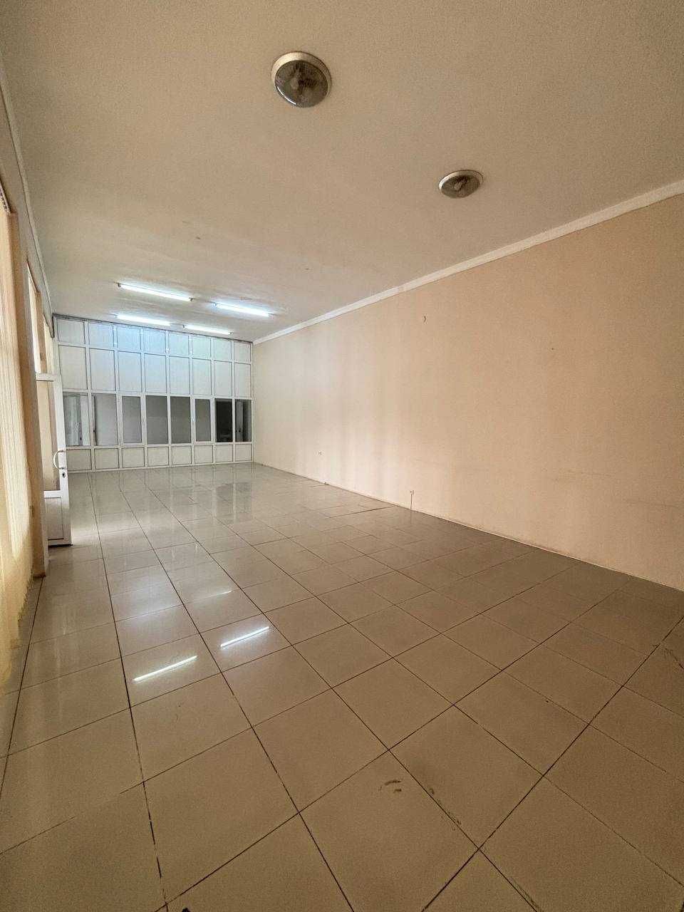 Сдается в аренду помещение вдоль дороги-IJARAGA BERILADI 350м2