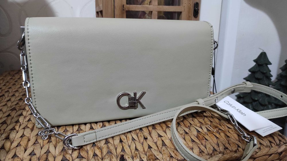 Оригинална дамска чанта Calvin Klein