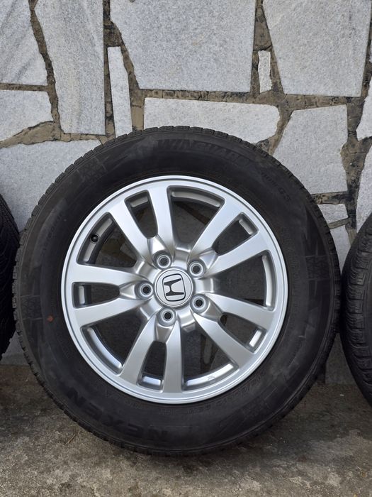 16" 5х114.3 оригинални джанти със зимни гуми 215/60/16 за Хонда Акорд