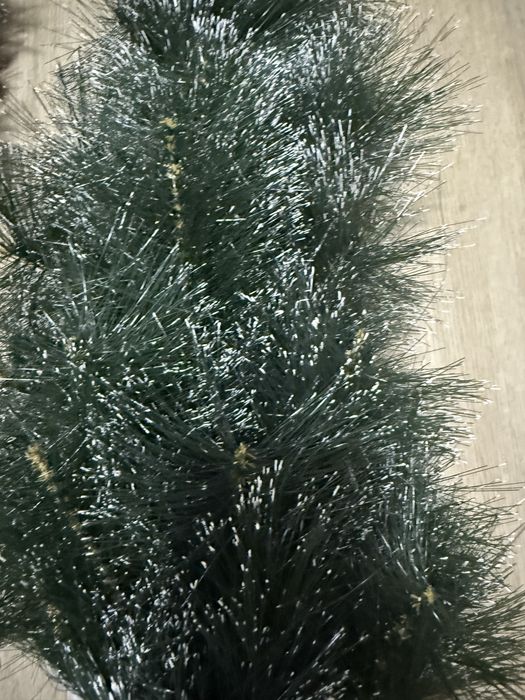 Продам елку 2,1м