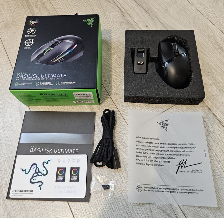 Mouse Razer Basilisk Ultimate cu Dock
