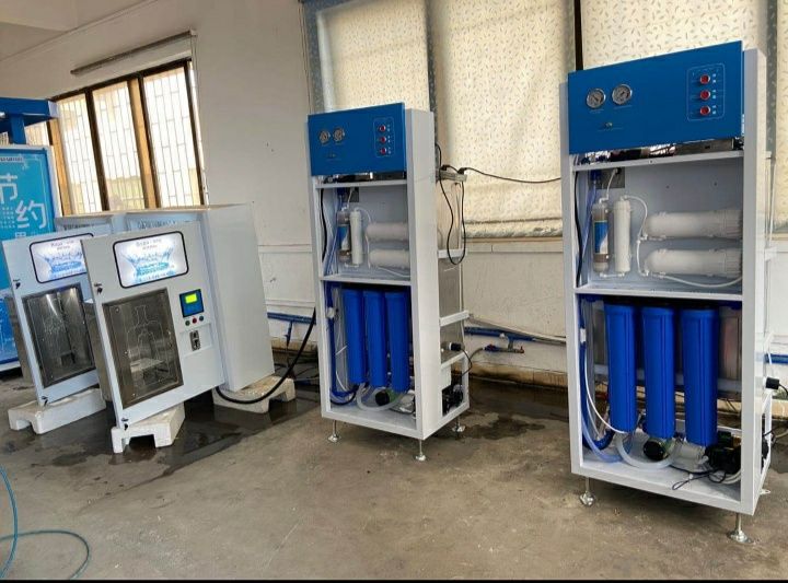 Кредит. Новые уличные аппараты для очистки воды. Снековый автомат