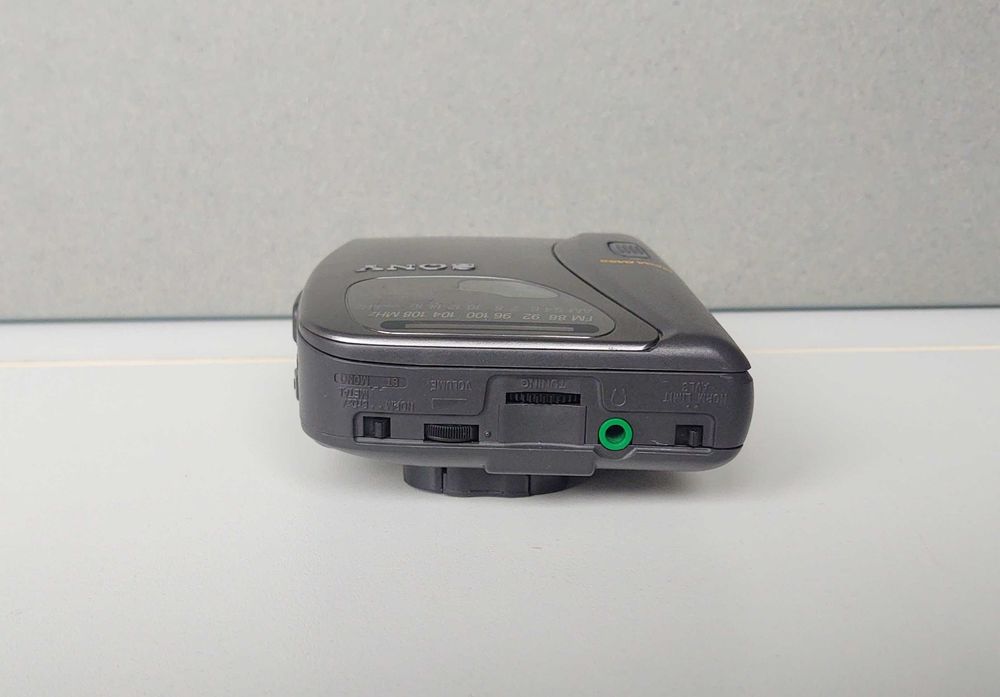 Walkman, minicasetofon cu radio Sony