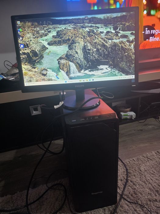 Sistem desktop PC+monitor+boxe