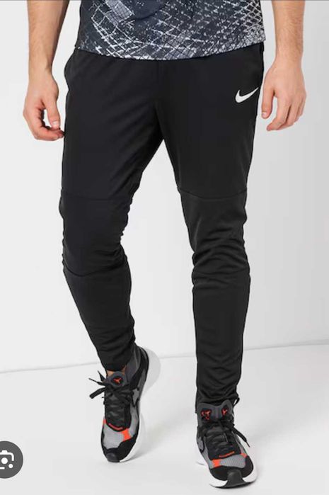 Спортен панталон Nike