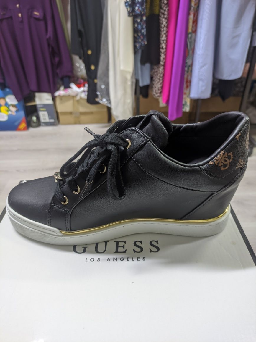 Ботинки Guess оригинал большемерки