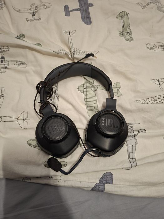 Геймърски слушалки JBL с микрофон