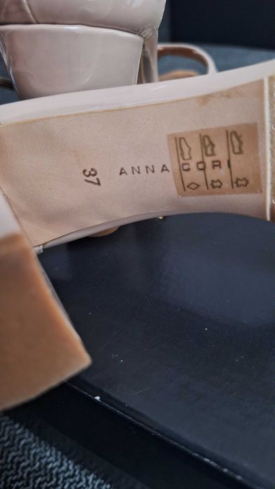 Sandale piele marimea 37 brand Anna Cori