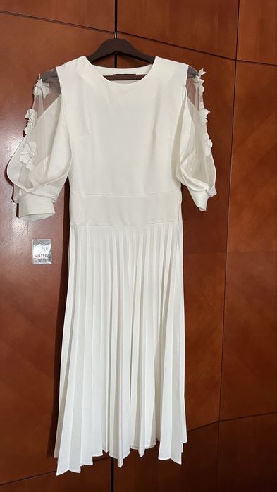 Rochie lunga alba plisata