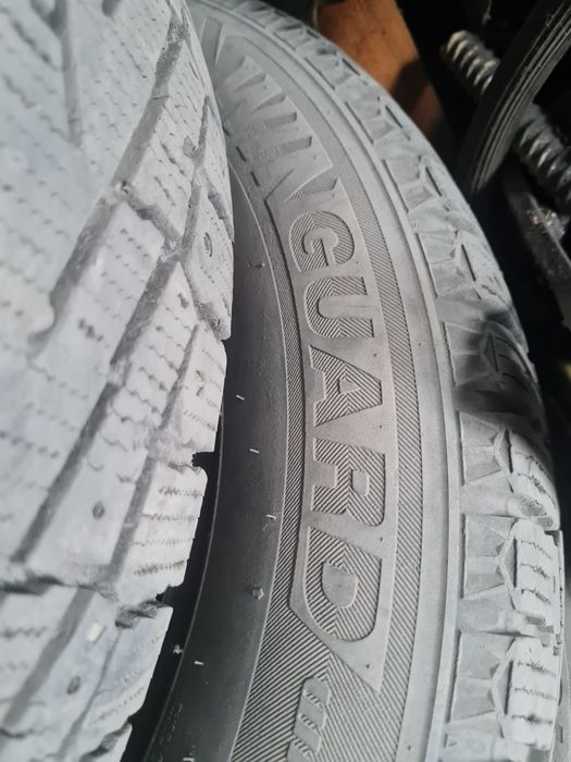 Продам б/у резину 225/65/17