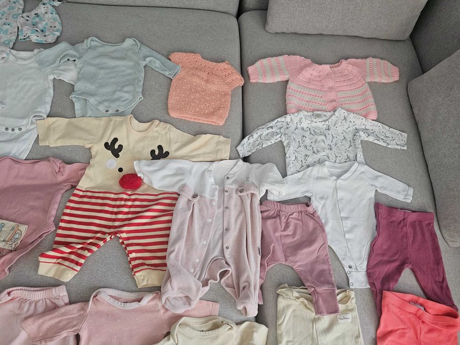 Лот от 23 части за новородево момиче